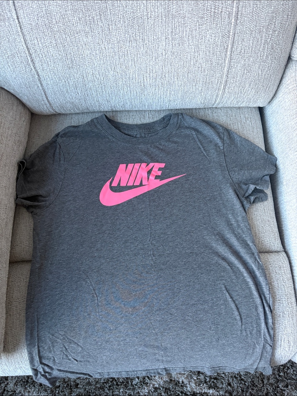 Nike Short Sleeve Crewneck Tee in Charcoal with Pink Logo